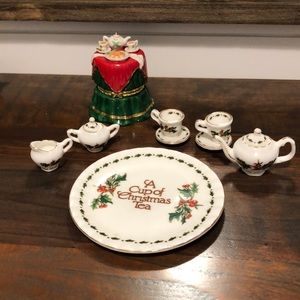 “A cup of Christmas Tea” tea set
